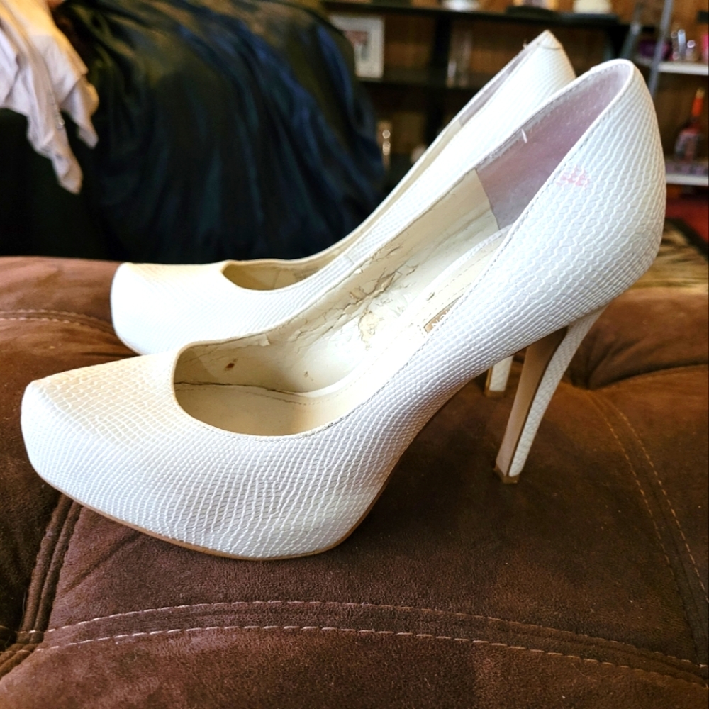Women platform Size 7 heels